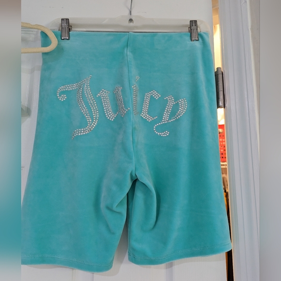 Juicy Couture Velour Set - Picture 5 of 5